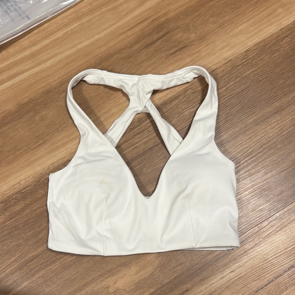 Alphalete Tenacity Deep V Cady Sports bra